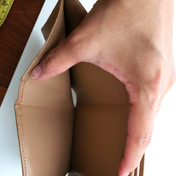 Authentic Louis Vuitton Vernis Compact Wallet - Picture 11 of 16